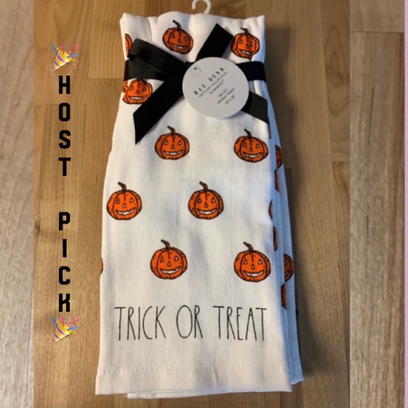 Rae Dunn Other - Rae Dunn “Trick Or Treat” LL Pumpkin 2PC Towel Set